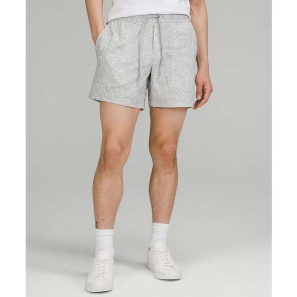 Lululemon Shorts Mens Large Bowline 5 Gray Ventlight Mesh Gym Running Workout - Picture 1 of 13